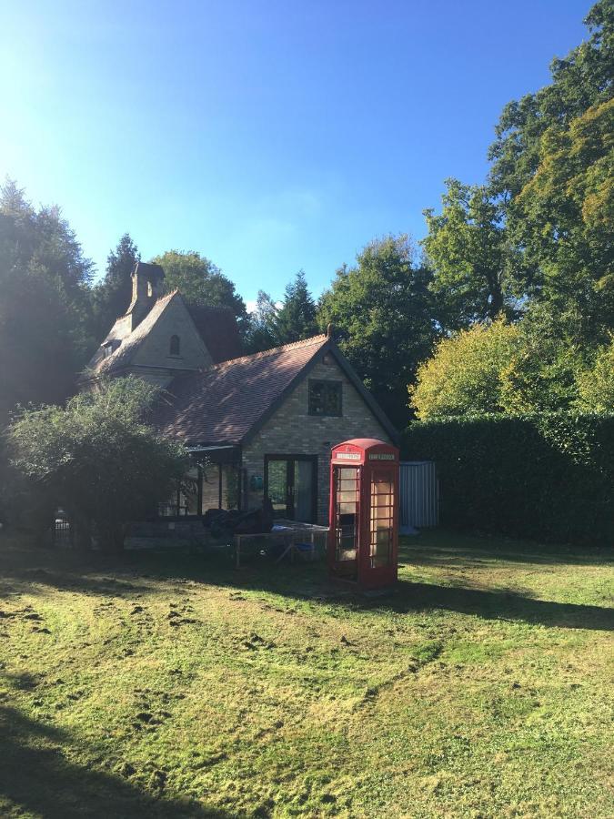 South Lodge House Dormansland Экстерьер фото