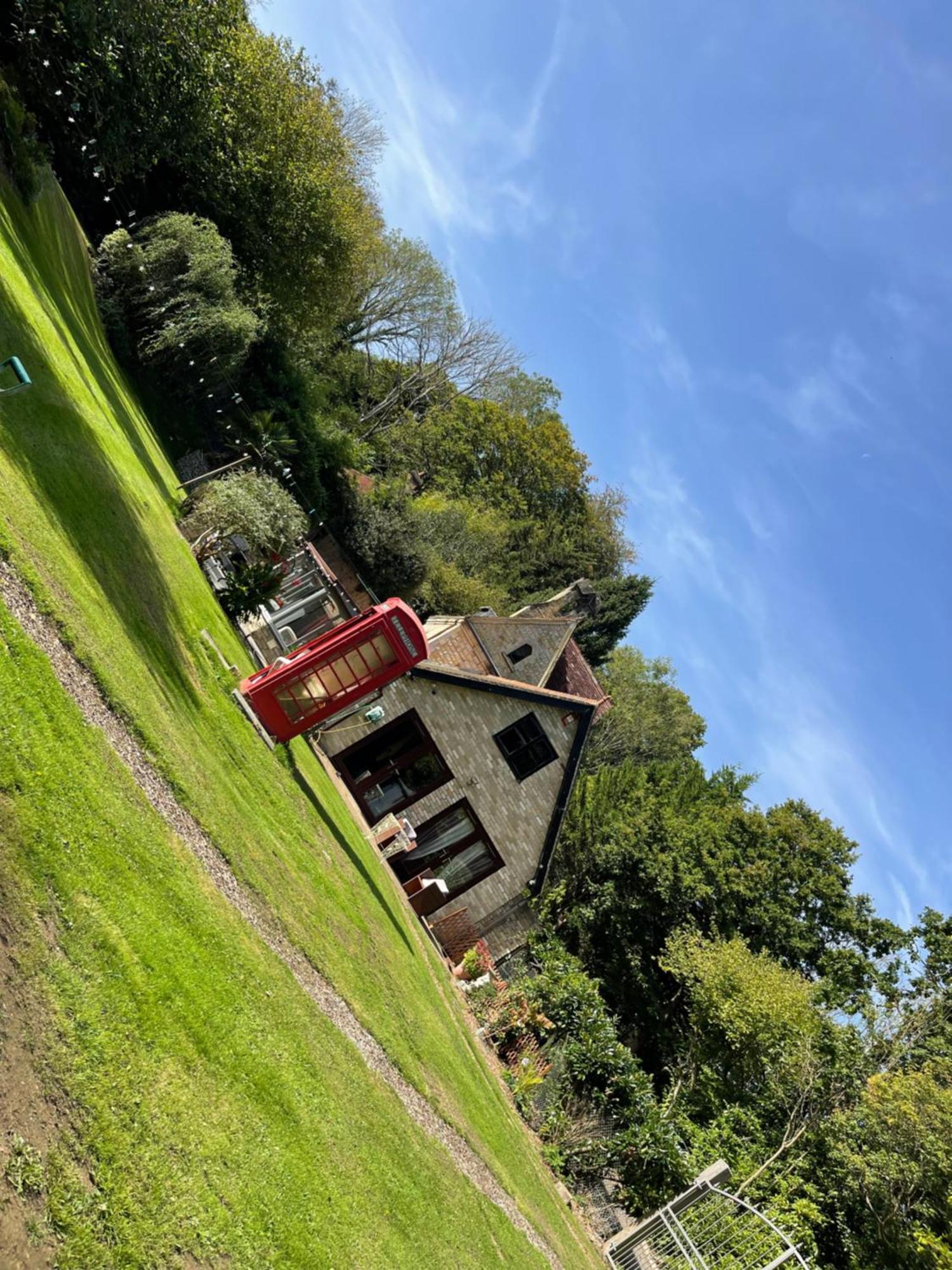 South Lodge House Dormansland Экстерьер фото
